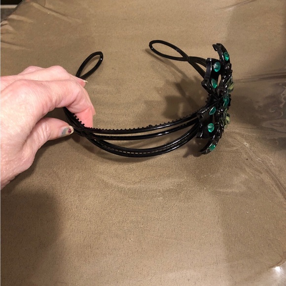 Beautiful Green Flower Headband - Picture 2 of 4